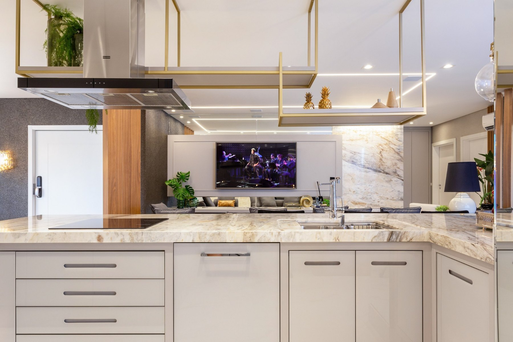 Cozinhas: Bancadas e armazenamento integrado